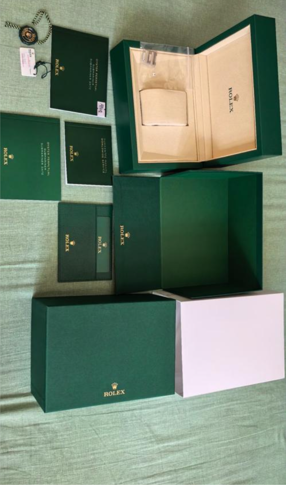 Rolex Datejust M126334-0009 , 41mm diameter, automatic, white dial, bar scale, classic bezel description